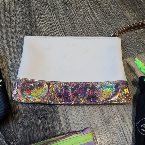 6 Ipsy Bags - Picture 3 of 7